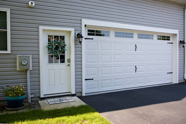 24/7 Emergency Garage Door Panel Replacement experts in Monroe, MI